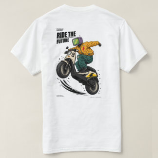サイバーパンクのスクーター・ライダー - 未来都市のストリート Tシャツ