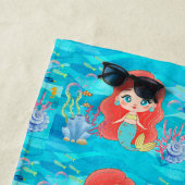 サイレナ美しい赤遊髪の人魚 ビーチタオル (インサイチュ)