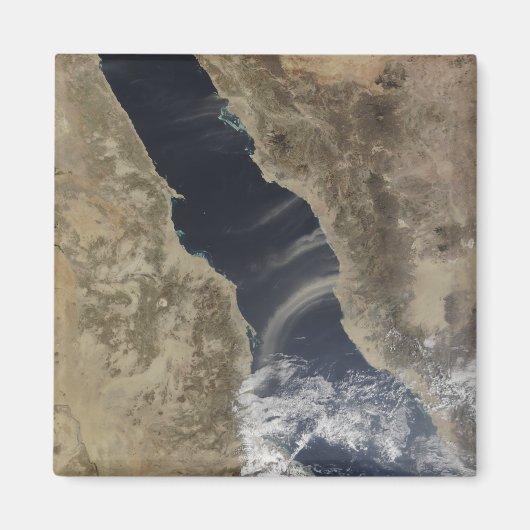 サウジ吹アラビア沖で塵が立つ マグネット (正面)