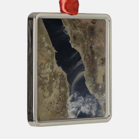 サウジ吹アラビア沖で塵が立つ メタルオーナメント (右)