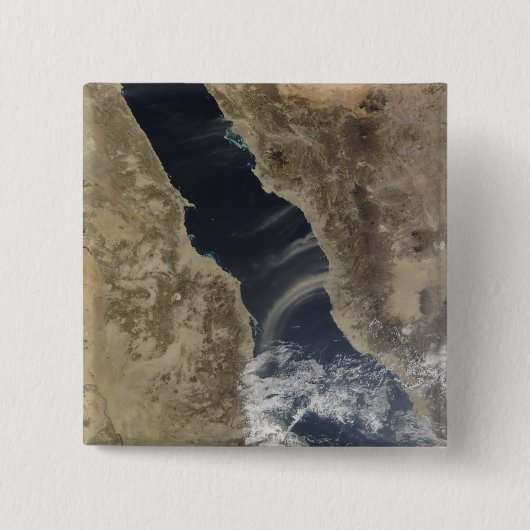 サウジ吹アラビア沖で塵が立つ 缶バッジ (正面)