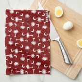 サウスカロライナのパルメットの月の旗のガーネット キッチンタオル (四つ折り)