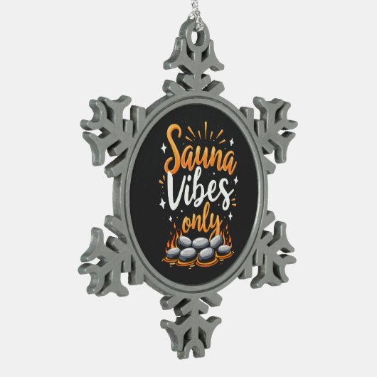 サウナビベスオンリーサウナファンスパデイ スノーフレークピューターオーナメント (左)