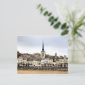 サウミュールリバーバンクのシーンハガキ ポストカード (スタンド正面)