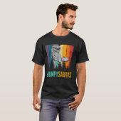 サウルス家おもしろい族の父親を不機嫌にするTレックス Tシャツ (正面フル)