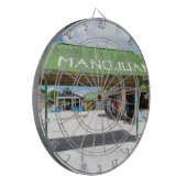 サオナドメニカン共和国のマノフアン村 ダーツボード (正面左)