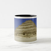 サカラの階段ピラミッド、最も古い ツートーンマグカップ (中央)