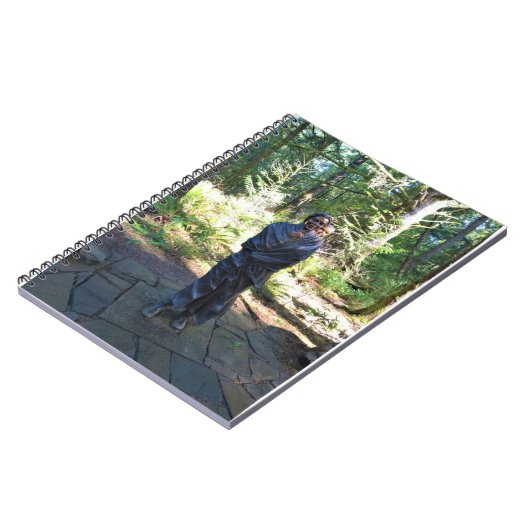 サカワイア像、フォートクラトソップ、アストリア、オレゴン ノートブック (左側)