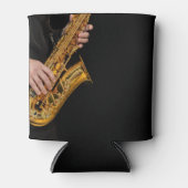 サクソフォン奏者の手でサックス遊奏者のジャズ 缶クーラー (正面)