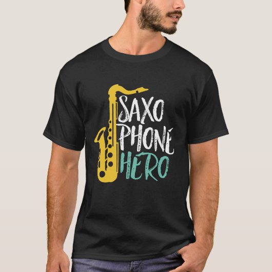 サクソフォーンおもしろいヒーローSaxプレーヤーJazz Music Pans Tシャツ (正面)