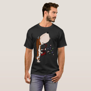 サクソフォーンの芸術を遊んでいるおもしろいなバセットハウンド Tシャツ