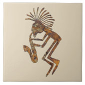 サクソフォーンプレーヤーの岩石彫刻 タイル (正面)