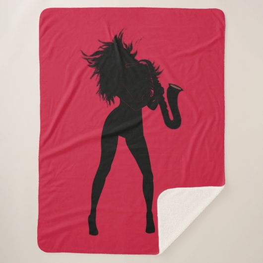 サクソフォーン選手の女性とレッドシェルパ毛布 シェルパブランケット (正面)