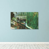 サクラメント川沿いの風光明媚な鉄道 キャンバスプリント (インサイチュ (ウッドフロア))