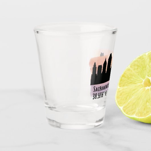 サクラメントCAシティスカイライン ショットグラス (左)
