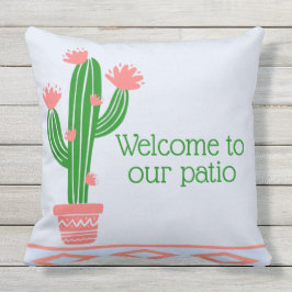 サグアロのサボテンのピンクの開花、私達のテラスへの歓迎 アウトドアクッション
