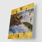 サケがグリズリーの口に飛び込む スクエア壁時計 (傾斜)