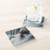 サケを捕まえる白熊 ガラスコースター (アングル)