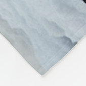 サケを捕まえる白熊 フリースブランケット (角)