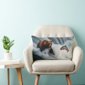 サケを捕まえる白熊 ランバークッション (椅子)