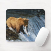 サケを捕らえるアラスカのヒグマ|過去記事 マウスパッド (マウス)