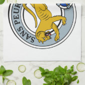 サザランドの一族は記章を付けます キッチンタオル (折り畳み)