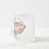 サザンおもしろいことわざキスマイグリットタイポグラフィ フロストグラスマグカップ (正面左)