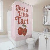 サシーさくらんぼジャストリトルタルトレトロレッド&ピンク シャワーカーテン (インサイチュ)