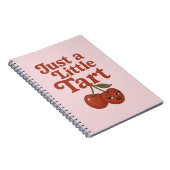 サシーさくらんぼジャストリトルタルトレトロレッド&ピンク ノートブック (右側)