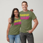 サシ遠くにー – おもしろいドラッグクイーン Tシャツ (ユニセックス)