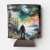 サスカッチが月明かりの下に立つ 缶クーラー (裏面)