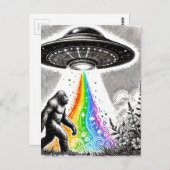 サスカッチと牧草地のUFO ポストカード (正面/裏面)