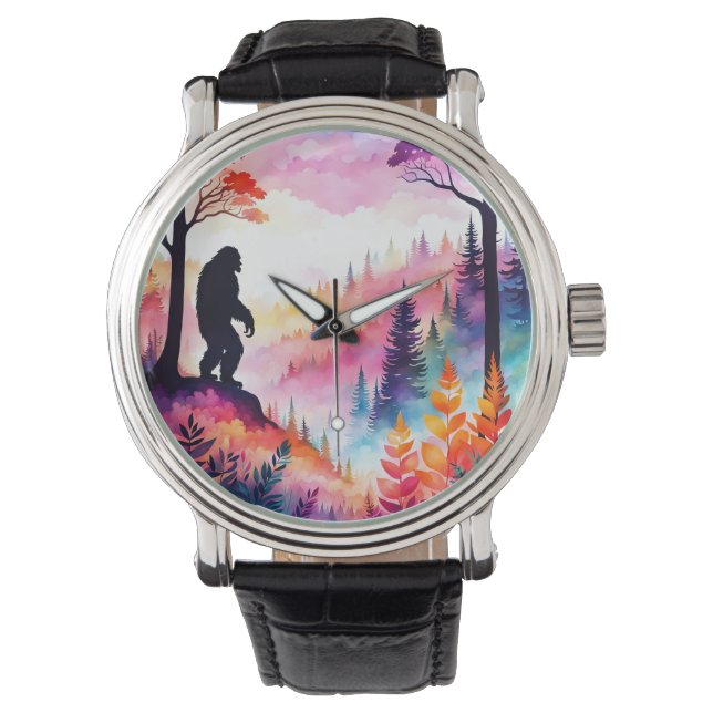 サスカッチは森を見下ろす尾根に立つ 腕時計 (正面)