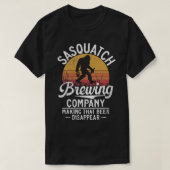 サスカッチを散らすビール醸造会社 Tシャツ (デザイン正面)