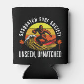 サスカッチサーフソサエティ見えない比類なきビッグフット 缶クーラー (裏面)