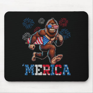 サスカッチメリカ花火7月4日Patriotic マウスパッド
