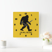 サスカッチ（ビッグフット）お前は信じ! スクエア壁時計 (ホーム)