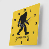 サスカッチ（ビッグフット）お前は信じ! スクエア壁時計 (傾斜)