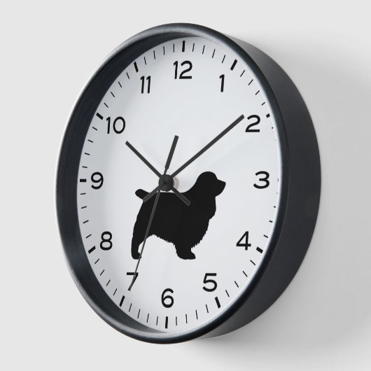 サセックススパニエル犬シルエット(数字と分) 壁時計 (傾斜)