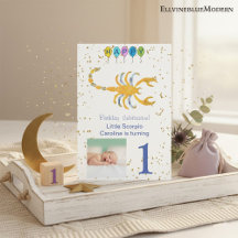 サソリ座の1歳の誕生日ゴールド風船と写真