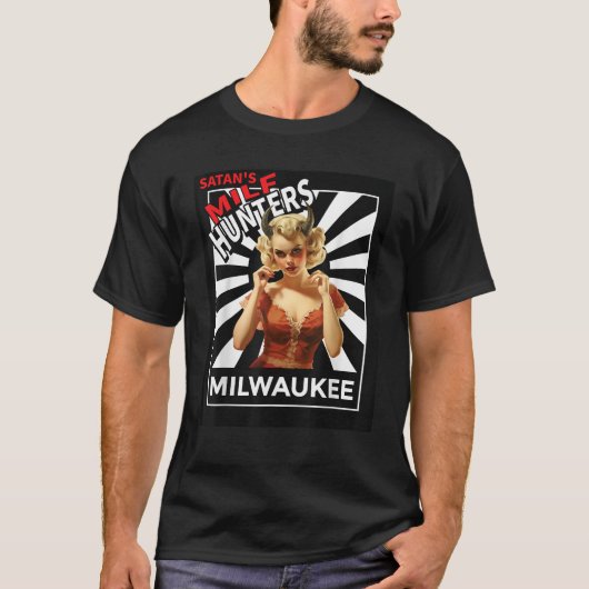 サタンのMILFハンターズオブミルウォーキーレトロShe Devil Tシャツ (正面)