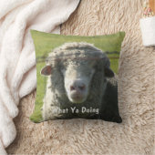 サタービュッテスマウンテンレンジ奇妙な羊の枕 クッション (ブランケット)