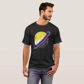 サターン ノンバイナリー フラグ LGBT 平等 アジェンダー 非バイナリー Tシャツ (正面フル)