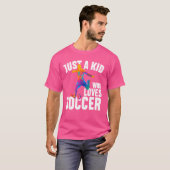 サッカーおもしろいが大好きな少年たち Tシャツ (正面フル)