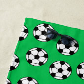 サッカーおもしろいの球模様 ビーチタオル (インサイチュ)
