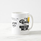 サッカーおもしろいママ母の日誕生日パーソナライズされた コーヒーマグカップ (正面右)