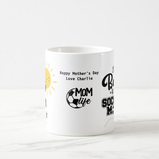 サッカーおもしろいママ母の日誕生日パーソナライズされた コーヒーマグカップ (中央)