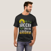 サッカーお気に入りの選手がおばあちゃんのサンフローと呼ぶ Tシャツ (正面フル)