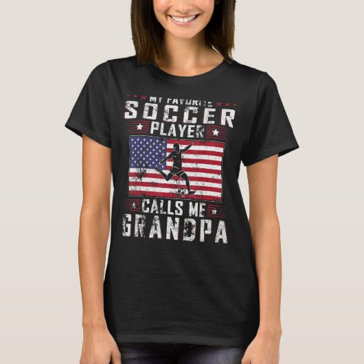 サッカーお気に入りの選手が私を祖父ファと呼ぶ Tシャツ (正面)