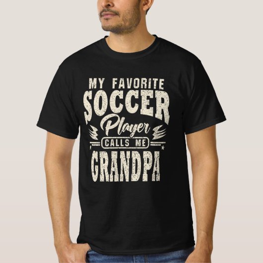 サッカーお気に入りの選手のおじいちゃんが私に電話 Tシャツ (正面)
